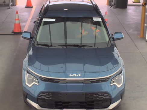 Used 2024 Kia Niro Wind w/ Wind Preserve Package FWD image 3