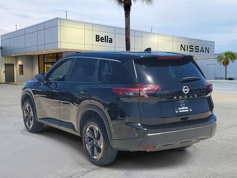 Used 2025 Nissan Rogue SV FWD image 4