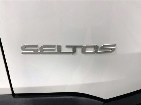 Used 2025 Kia Seltos SX w/ SX Sunroof Package AWD/4WD image 8