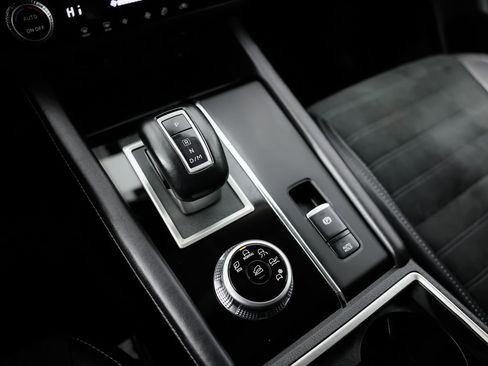 Used 2024 Mitsubishi Outlander SE image 29