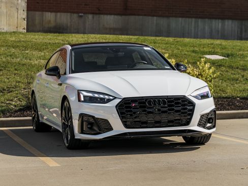 Used 2023 Audi S5 Premium Plus w/ Premium Plus Package AWD/4WD image 2