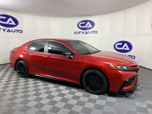 Used 2023 Toyota Camry SE image 1