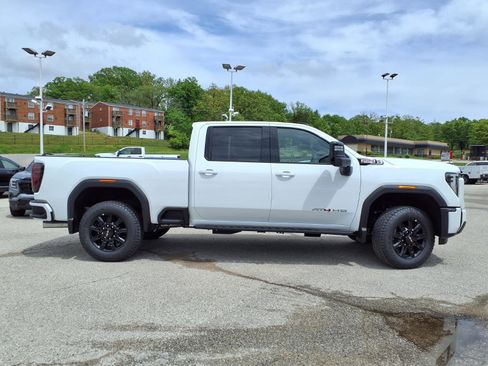 New 2026 GMC Sierra 2500 AT4 w/ AT4 Premium Plus Package AWD/4WD image 26