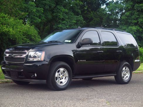 Used 2009 Chevrolet Tahoe LT AWD/4WD image 1