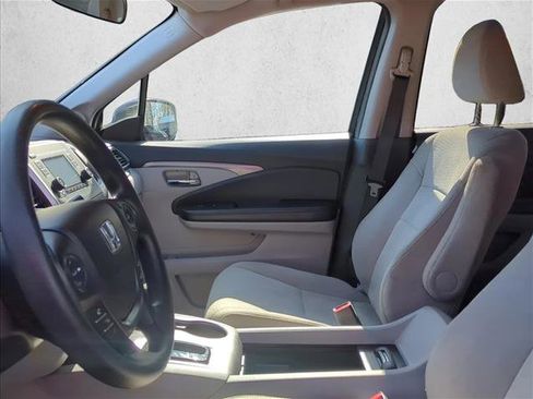 Used 2016 Honda Pilot LX image 9