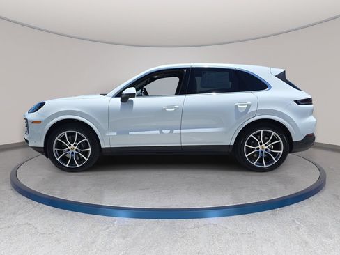 Used 2024 Porsche Cayenne AWD/4WD image 9