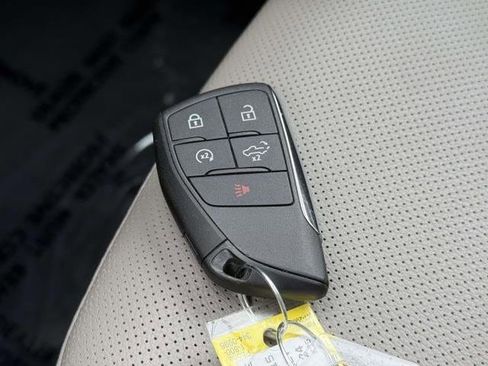 Certified 2024 Chevrolet Silverado 1500 LTZ w/ Technology Package image 33