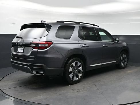 Certified 2026 Honda Pilot Touring image 5
