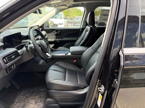 New 2026 Lincoln Aviator AWD image 10