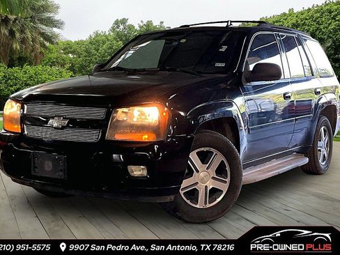 Used 2008 Chevrolet TrailBlazer LT w/ Sun And Sound Package RWD image 1