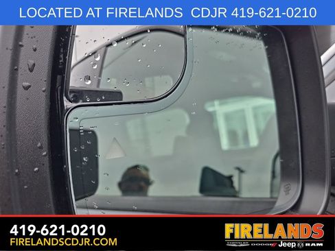 New 2026 RAM 1500 4x4 Crew Cab image 9