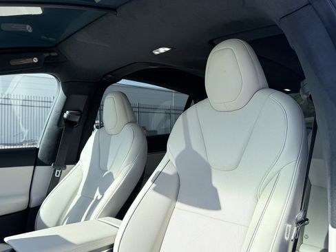 Used 2023 Tesla Model X Plaid image 32