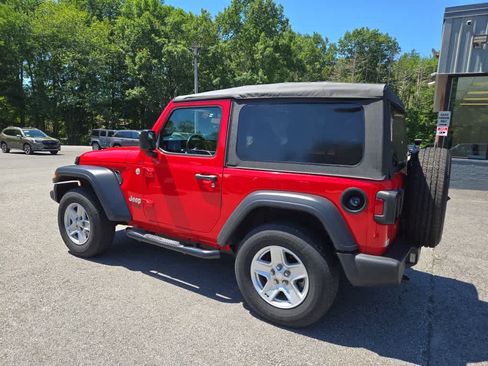 Used 2019 Jeep Wrangler Sport AWD/4WD image 6