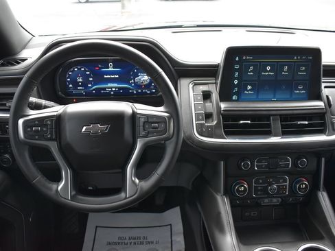 Used 2024 Chevrolet Tahoe Z71 w/ Luxury Package AWD/4WD image 3