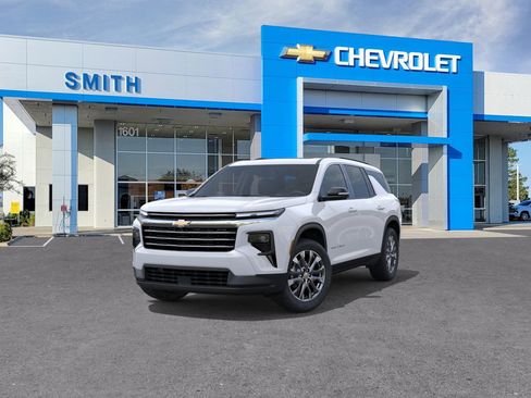 New 2026 Chevrolet Traverse LT image 8