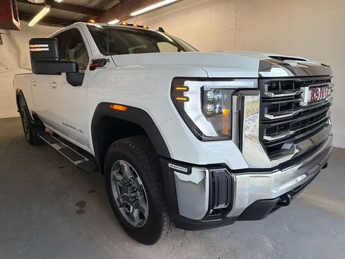 New 2026 GMC Sierra 2500 SLE w/ SLE Value Package; AWD/4WD image 4