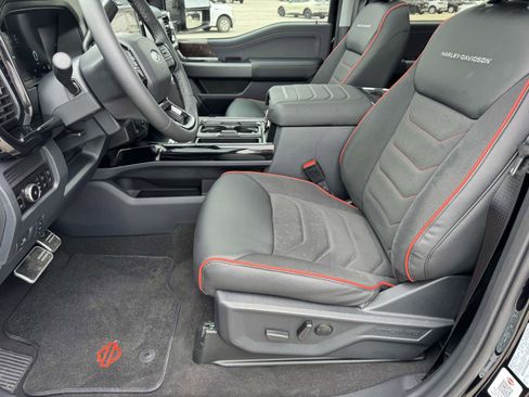 New 2026 Ford F250 Lariat w/ Black Appearance Package AWD/4WD image 16