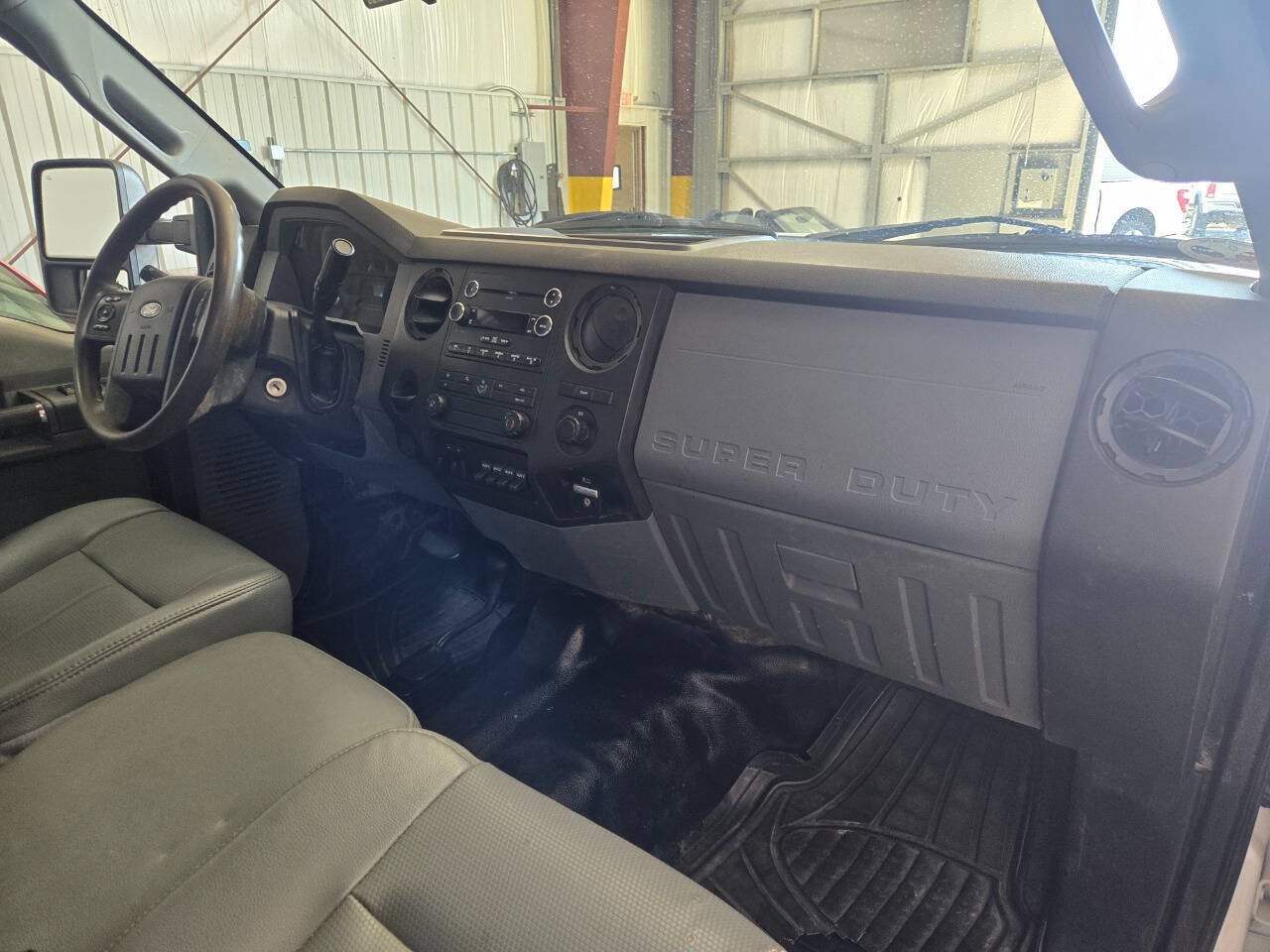 Used 2016 Ford F550 4x4 Crew Cab Super Duty image 26
