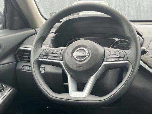 Used 2025 Nissan Altima 2.5 SV image 29