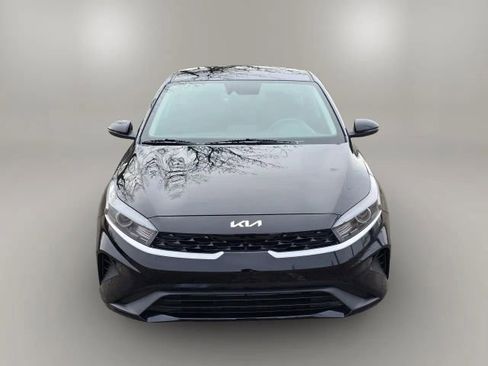 Used 2023 Kia Forte LXS w/ LXS Technology Package image 2