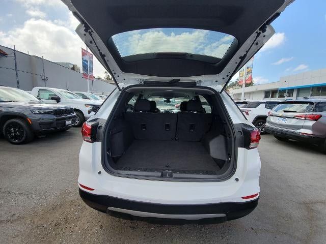 Used 2023 Chevrolet Equinox LT FWD image 24
