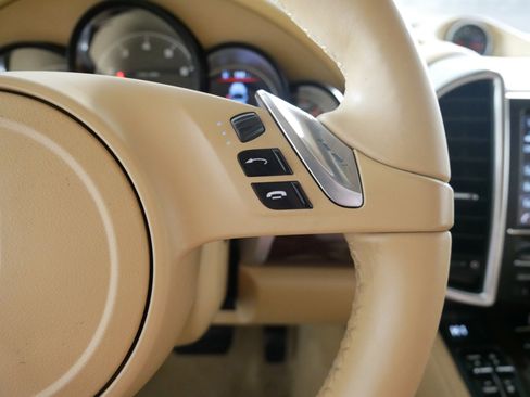 Used 2014 Porsche Cayenne AWD/4WD image 28