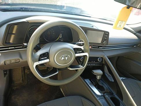 Used 2023 Hyundai Elantra SEL FWD image 4