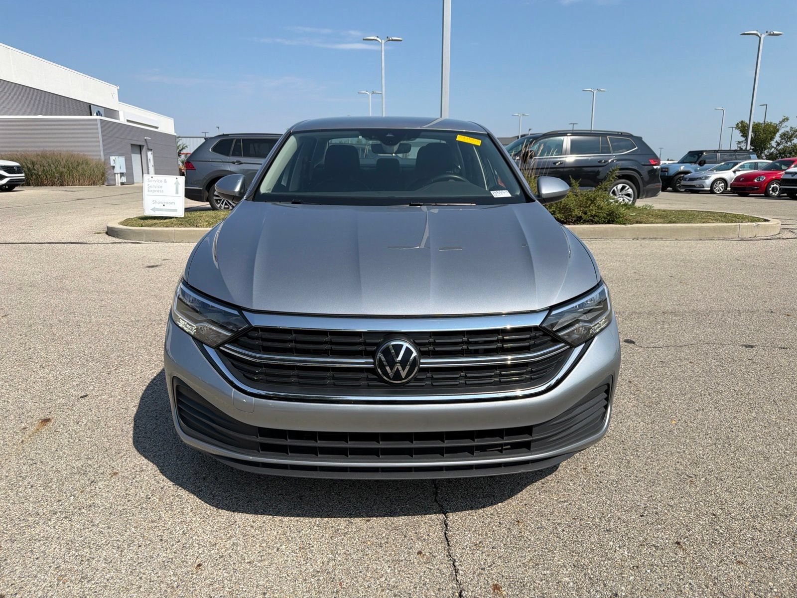 Certified 2023 Volkswagen Jetta SE FWD image 4