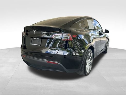 Used 2024 Tesla Model Y Long Range AWD/4WD image 3