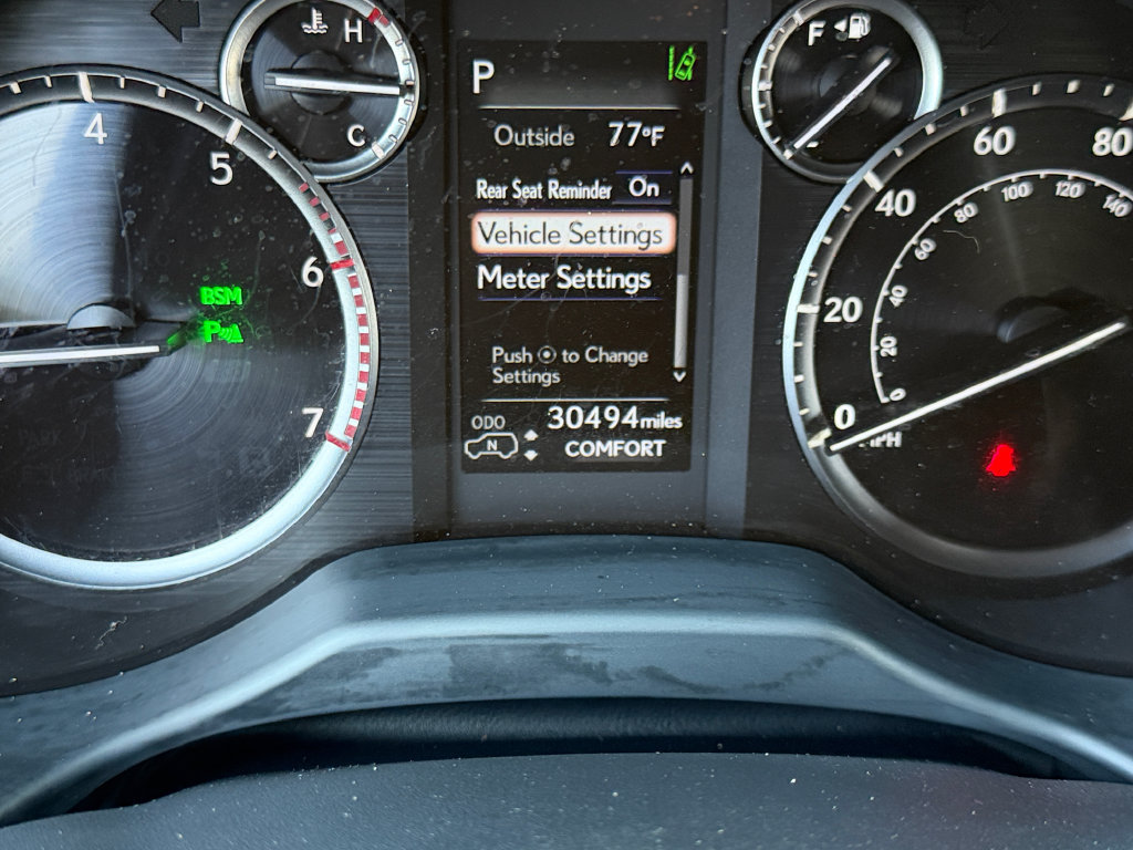 Used 2023 Lexus GX 460 Luxury w/ Sport Design Package AWD/4WD image 26