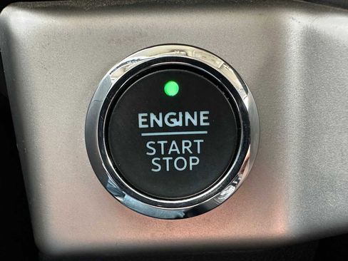 Used 2024 Ford Expedition XLT AWD/4WD image 38