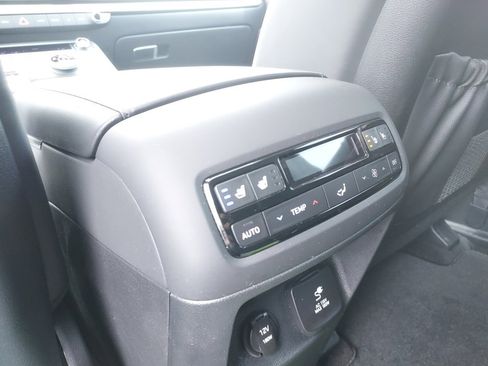 Certified 2025 Hyundai Palisade SEL image 15