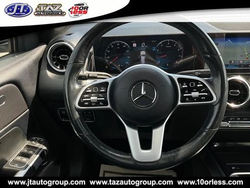 Used 2020 Mercedes-Benz GLB 250 4MATIC w/ Premium Package image 19