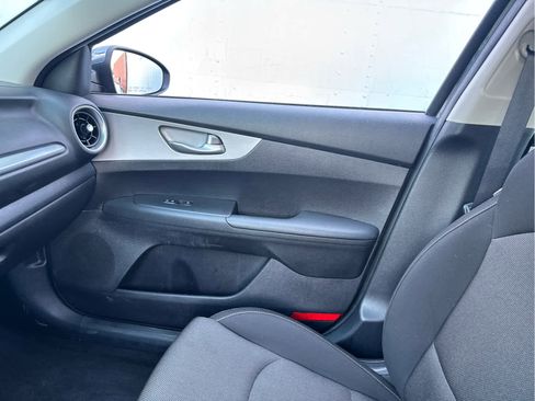 Used 2023 Kia Forte LXS image 18