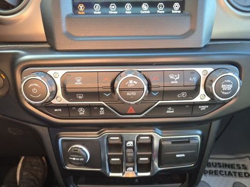 Certified 2021 Jeep Wrangler Unlimited Sport image 21