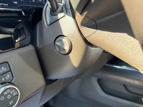 Used 2022 GMC Sierra 1500 SLT w/ SLT Convenience Package image 33