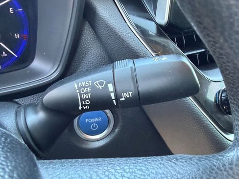 Used 2020 Toyota Corolla LE w/ Carpet Mat Package (TMS) FWD image 18
