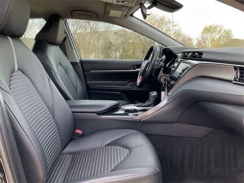 Used 2020 Toyota Camry SE image 17