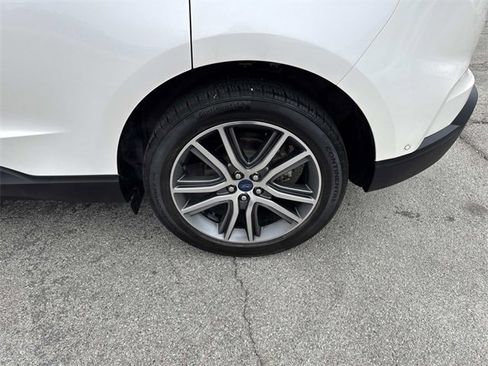 Used 2019 Ford Edge Titanium w/ Equipment Group 301A image 31