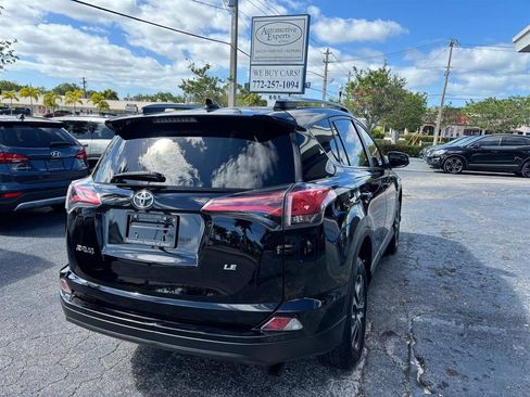 Used 2017 Toyota RAV4 LE image 5