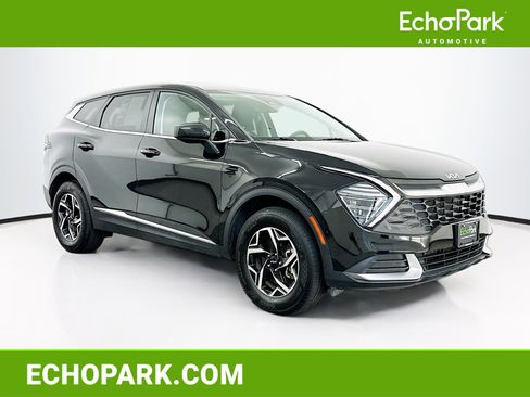 Used 2025 Kia Sportage LX image 1