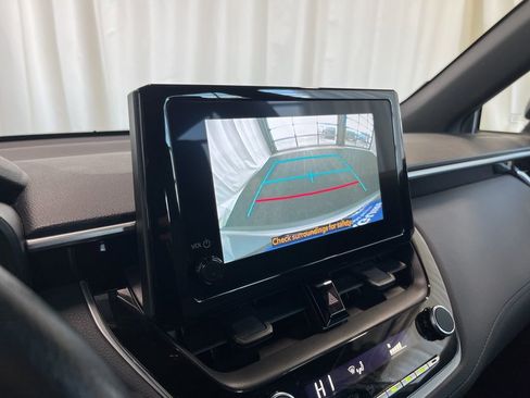 Used 2024 Toyota Corolla Cross XSE image 12