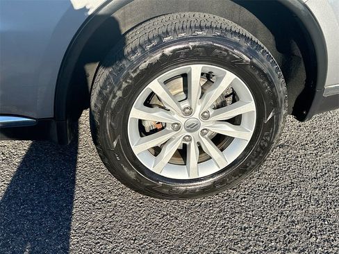 Used 2019 Dodge Durango SXT w/ 3rd Row Seating Group image 24