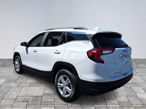 Used 2023 GMC Terrain SLE w/ Driver Convenience Package FWD image 5