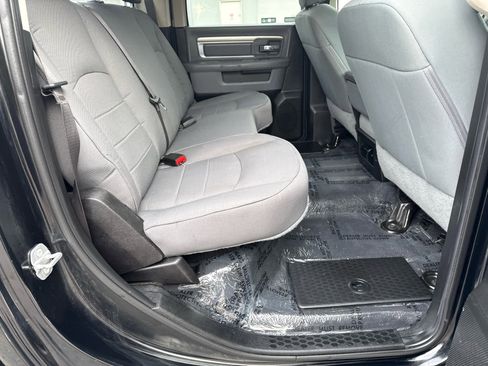 Used 2019 RAM 1500 Classic SLT image 14