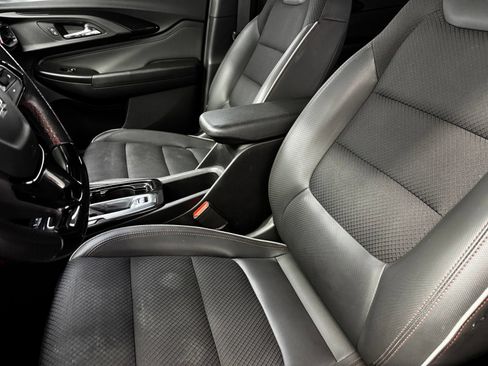 Used 2021 Chevrolet TrailBlazer RS w/ Sun and Liftgate Package FWD image 9