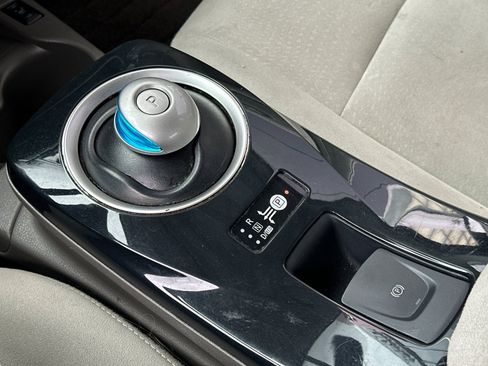 Used 2012 Nissan Leaf SL image 21