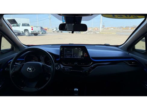 Used 2021 Toyota C-HR XLE image 14