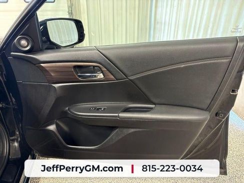 Used 2017 Honda Accord EX-L image 21