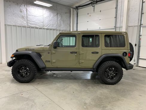 Used 2026 Jeep Wrangler Unlimited Sport AWD/4WD image 4